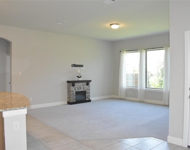 2900 Bluff Creek Drive - Photo Thumbnail 8