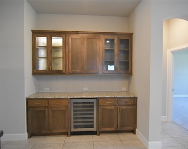 2900 Bluff Creek Drive - Photo Thumbnail 12