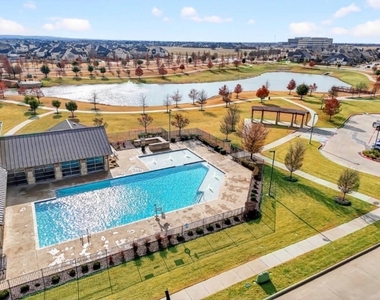 2900 Bluff Creek Drive - Photo Thumbnail 27