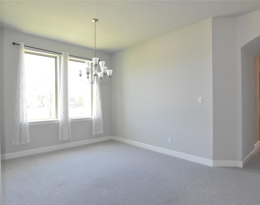 2900 Bluff Creek Drive - Photo Thumbnail 7