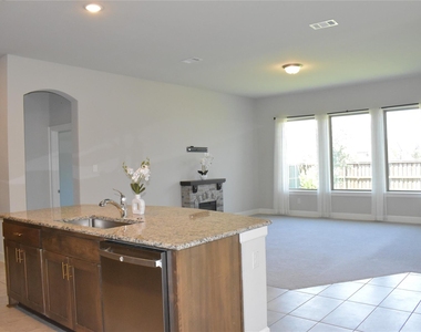 2900 Bluff Creek Drive - Photo Thumbnail 13