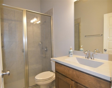 2900 Bluff Creek Drive - Photo Thumbnail 6