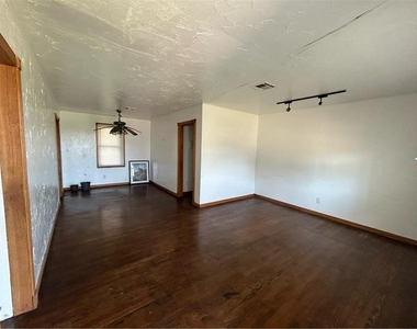805 Nw 66 Street - Photo Thumbnail 1