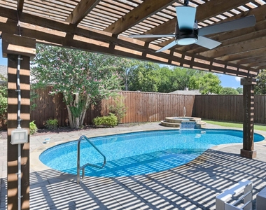 2724 Glen Forest Lane - Photo Thumbnail 14
