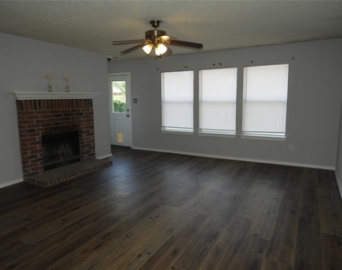 2604 Lookout Drive - Photo Thumbnail 3