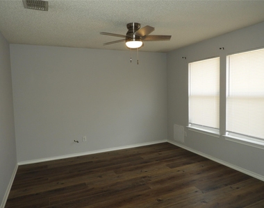 2604 Lookout Drive - Photo Thumbnail 1