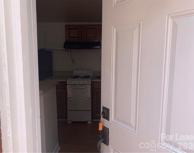 544 N Center Street - Photo Thumbnail 2