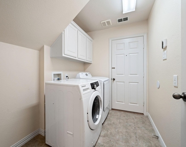 2653 Whispering Trail - Photo Thumbnail 27