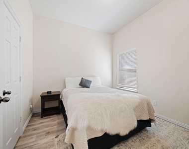 2653 Whispering Trail - Photo Thumbnail 25