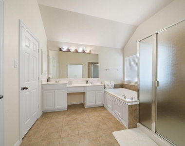 2653 Whispering Trail - Photo Thumbnail 22