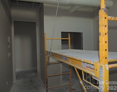 122 W Court Street - Photo Thumbnail 6