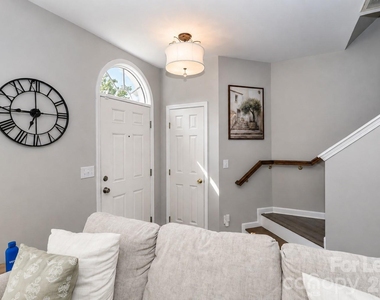 17633 Delmas Drive - Photo Thumbnail 8