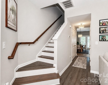 17633 Delmas Drive - Photo Thumbnail 5