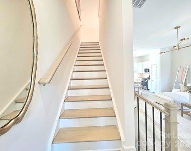 421 Prine Place - Photo Thumbnail 10