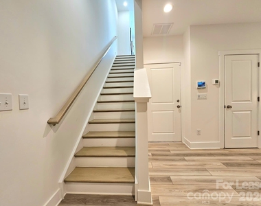 421 Prine Place - Photo Thumbnail 4