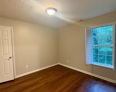 5517 Brook Falls Court - Photo Thumbnail 32