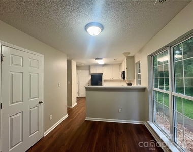 5517 Brook Falls Court - Photo Thumbnail 17