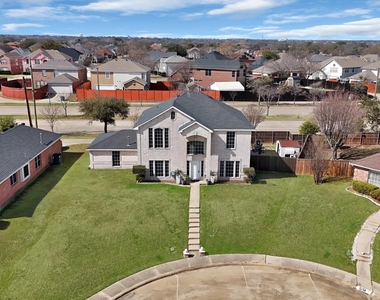 745 Woodridge Drive - Photo Thumbnail 36