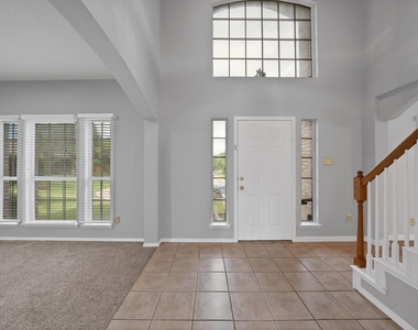 745 Woodridge Drive - Photo Thumbnail 2