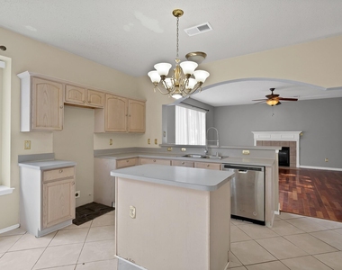 745 Woodridge Drive - Photo Thumbnail 17