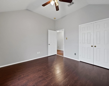 745 Woodridge Drive - Photo Thumbnail 32