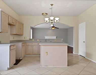 745 Woodridge Drive - Photo Thumbnail 18