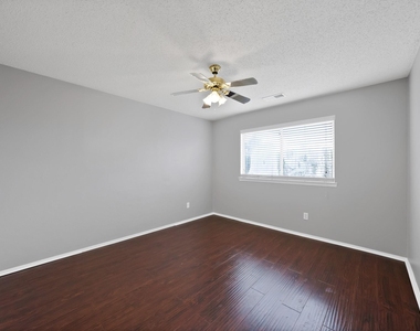 745 Woodridge Drive - Photo Thumbnail 23