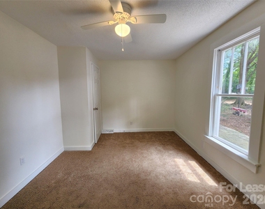 650 Harris Street Nw - Photo Thumbnail 6