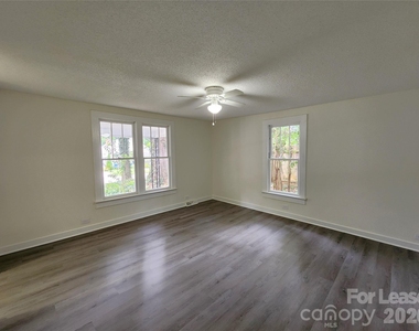 650 Harris Street Nw - Photo Thumbnail 2
