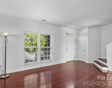 11022 Garden Oaks Lane - Photo Thumbnail 2