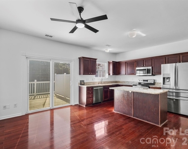 11022 Garden Oaks Lane - Photo Thumbnail 4
