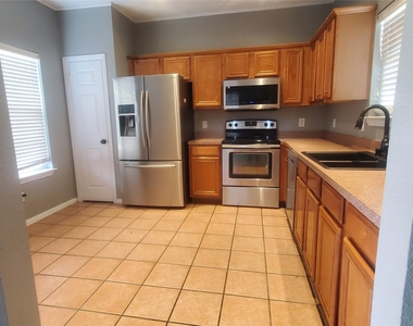 3607 Hamburg Court - Photo Thumbnail 2