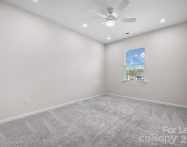 217 Brooks Springs Drive - Photo Thumbnail 28