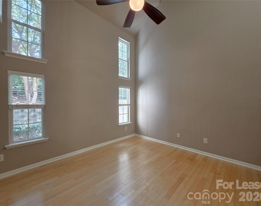 360 Tidmarsh Court Nw - Photo Thumbnail 7
