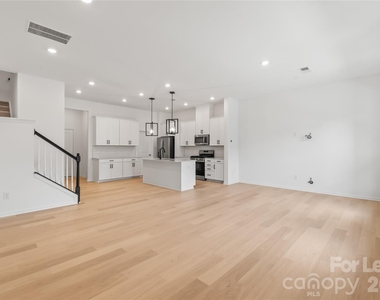 204 Silver Fleet Drive - Photo Thumbnail 2