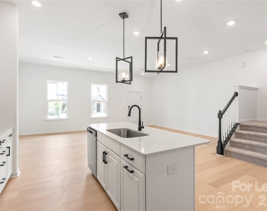 204 Silver Fleet Drive - Photo Thumbnail 12