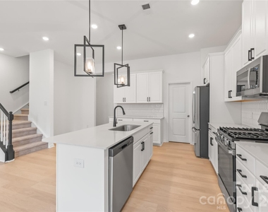 204 Silver Fleet Drive - Photo Thumbnail 8