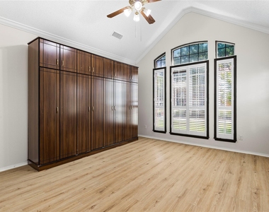 7421 Avalon Drive - Photo Thumbnail 4