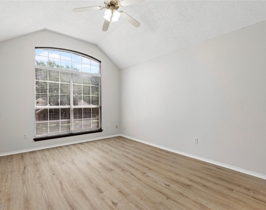 7421 Avalon Drive - Photo Thumbnail 18