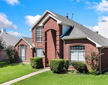 7421 Avalon Drive - Photo Thumbnail 7