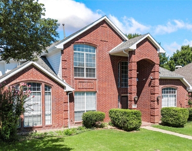 7421 Avalon Drive - Photo Thumbnail 13