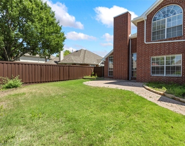 7421 Avalon Drive - Photo Thumbnail 9