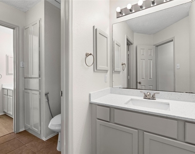 7421 Avalon Drive - Photo Thumbnail 17
