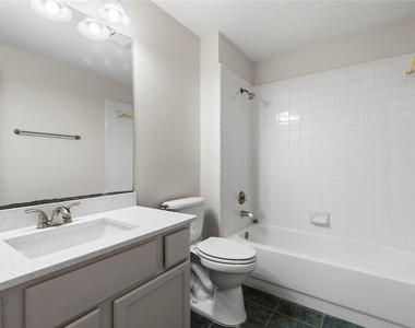 7421 Avalon Drive - Photo Thumbnail 12