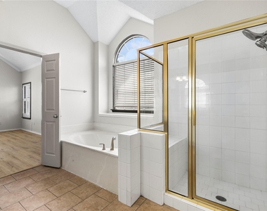 7421 Avalon Drive - Photo Thumbnail 6