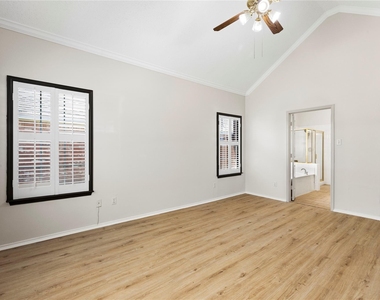 7421 Avalon Drive - Photo Thumbnail 11