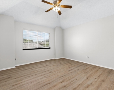 7421 Avalon Drive - Photo Thumbnail 16
