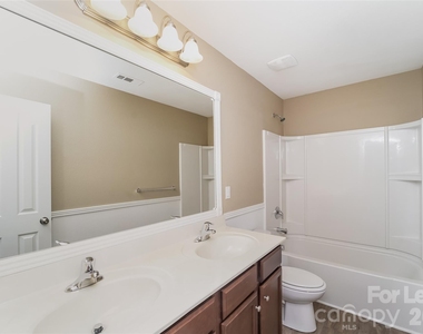 2028 Misty Rose Lane - Photo Thumbnail 12
