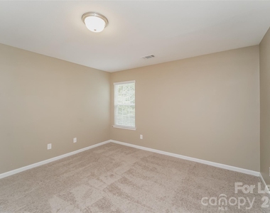 2028 Misty Rose Lane - Photo Thumbnail 11