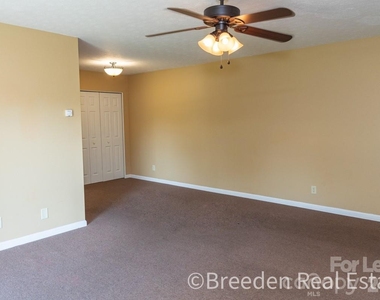239 Maple Street - Photo Thumbnail 3
